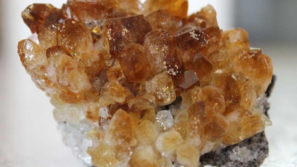 A small Citrine crystal cluster