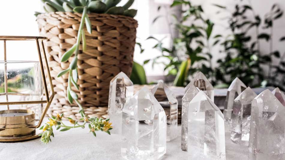 Quartz crystal points