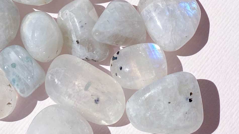 Moonstone crystals